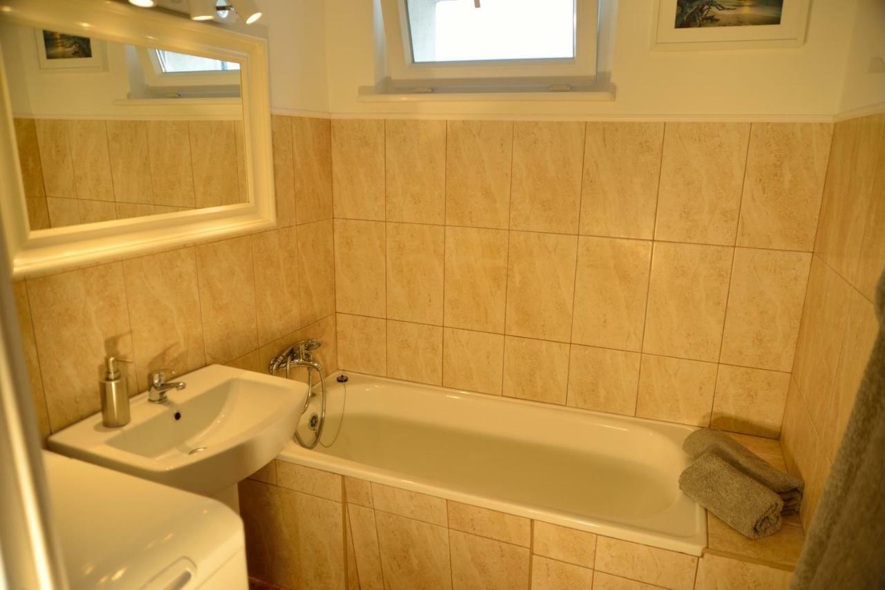 Seaside Base Apartment กดัญสก์ ภายนอก รูปภาพ
